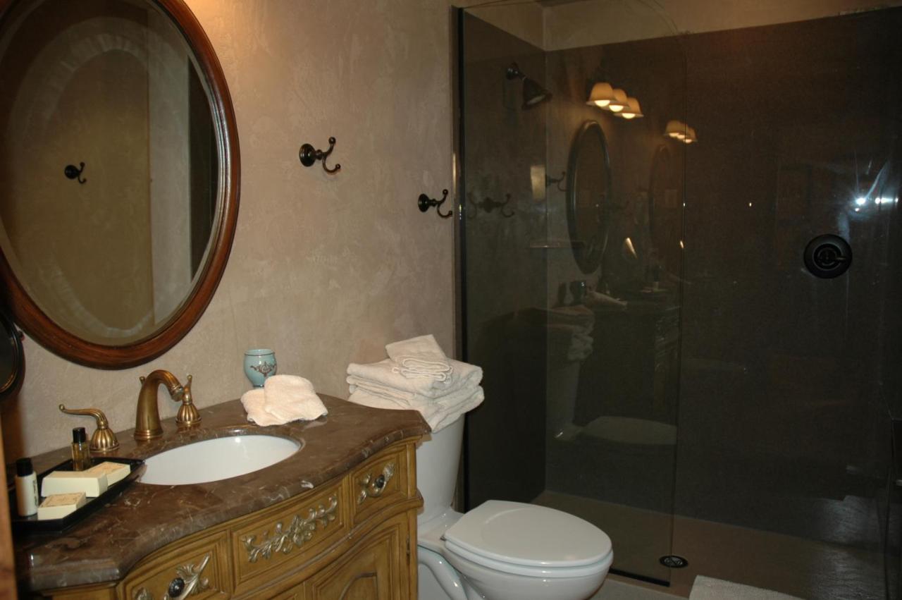 Hotel Chateau Chamonix Georgetown Exterior foto