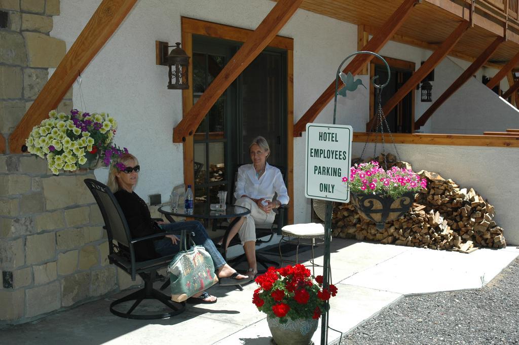 Hotel Chateau Chamonix Georgetown Exterior foto