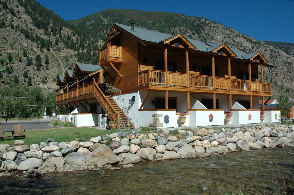 Hotel Chateau Chamonix Georgetown Exterior foto